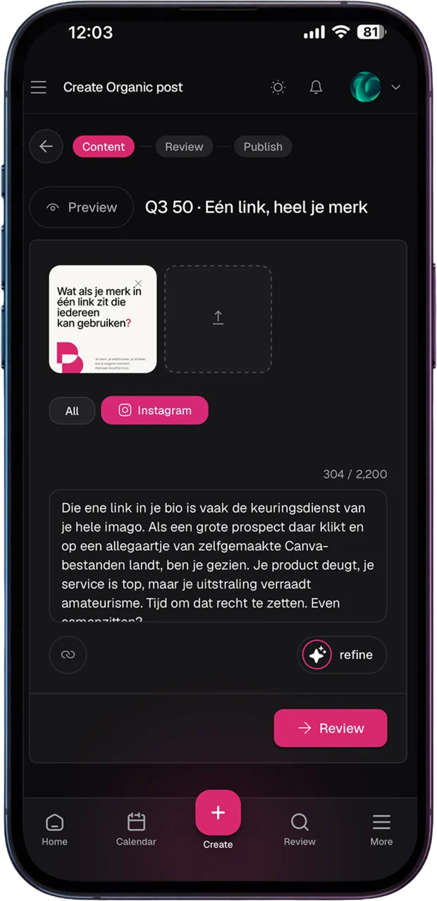 Een socialepost schrijven op de telefoon